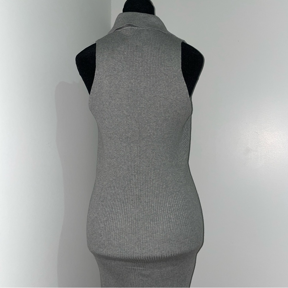 NEW! Favorite Daughter- The Lena Midi Dress Frost Gray Size M Buttoned Ribbed - Picture 12 of 15